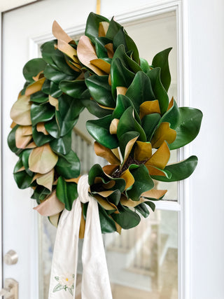 Signature Magnolia Wreath - Magnolia & Pine