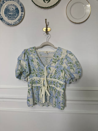 Daphne Blue & White Hydrangea Tie Short Sleeve Puff Top - Magnolia & Pine